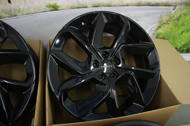 Losse hoogglans zwarte Lynk & Co 01 velg